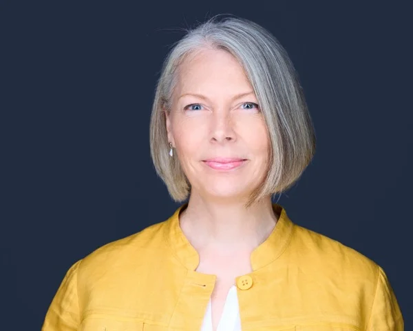 Professional financial services headshot example 1 - Villanova photography by Images by IBA