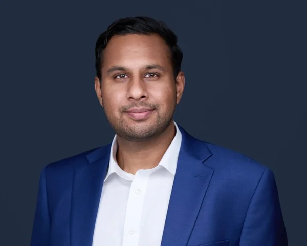 Professional financial services headshot example 3 - Villanova photography by Images by IBA